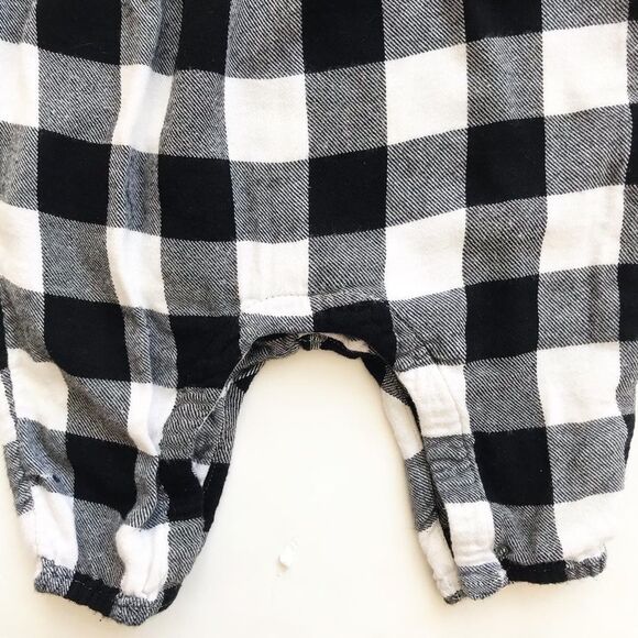 Old Navy buffalo plaid smocked  jumpsuit VGUC 6-12 months - Picture 3 of 6